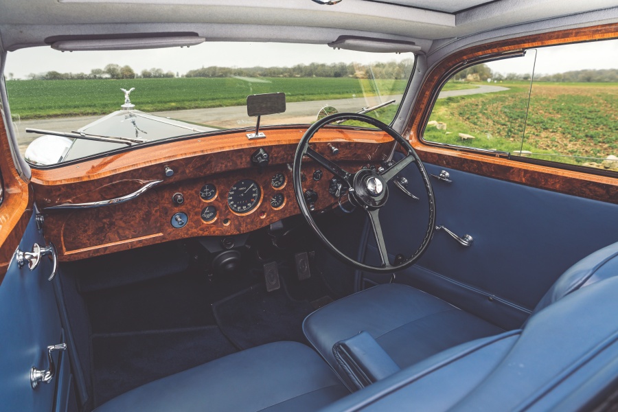 手のかかる最高の高級車 ロールス・ロイス・ファントムIII 9年を費やし