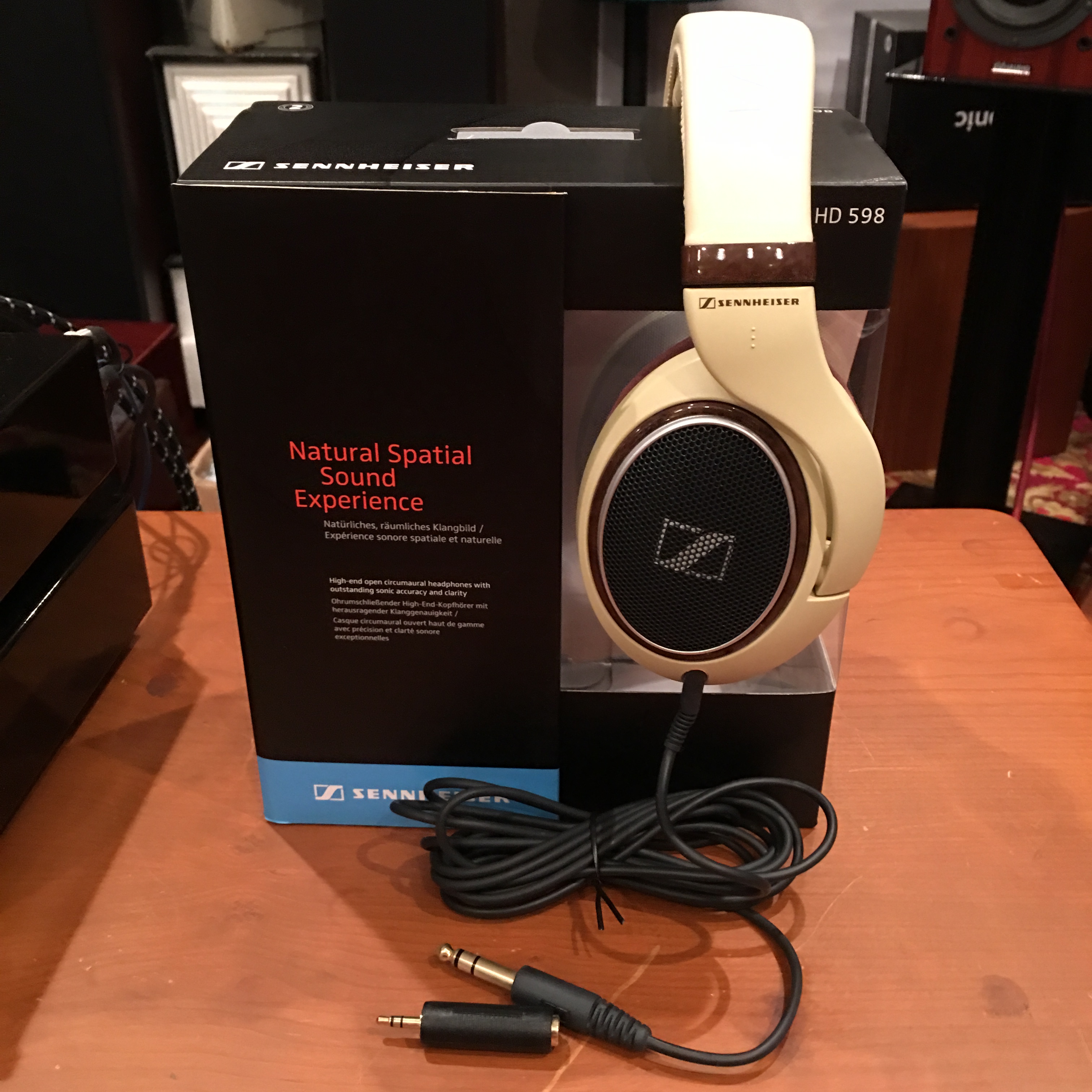 Sennheiser 開放型ヘッドホン HD598 中古入荷致しました