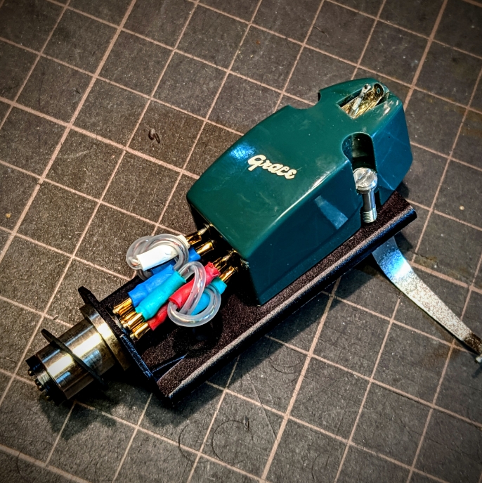 若いスタッフに『 ほら、これがあの有名なグレース王妃の名前を戴いた