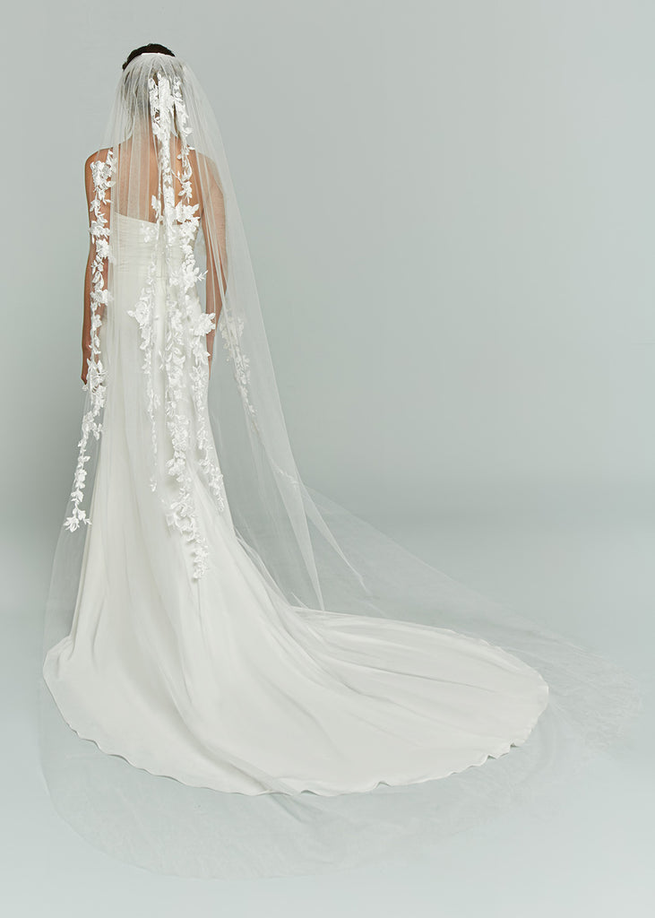 V1026 – Avery Austin