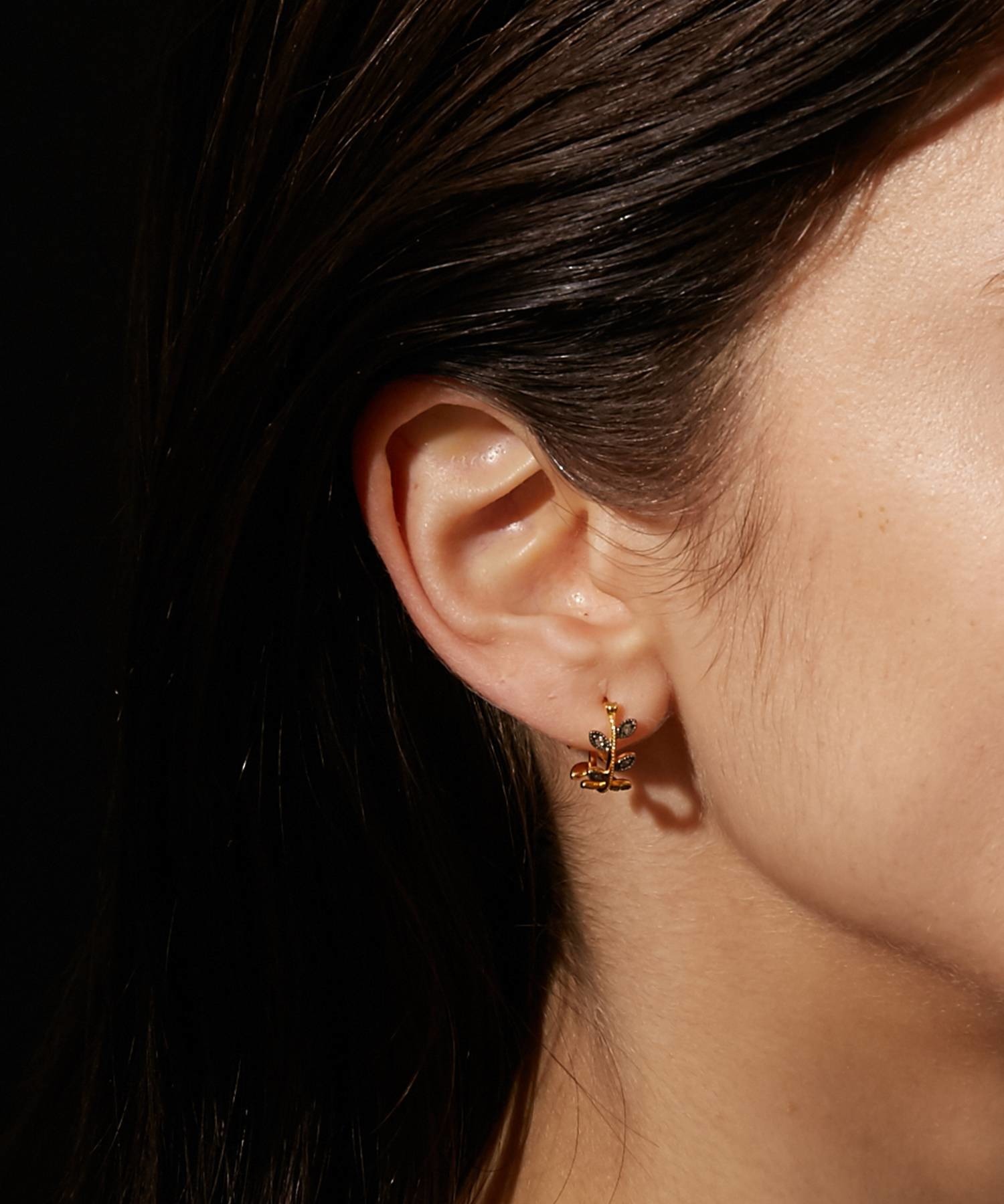 citronnier] leaves pave diamonds mini hoop pierced earring｜ARTIDA
