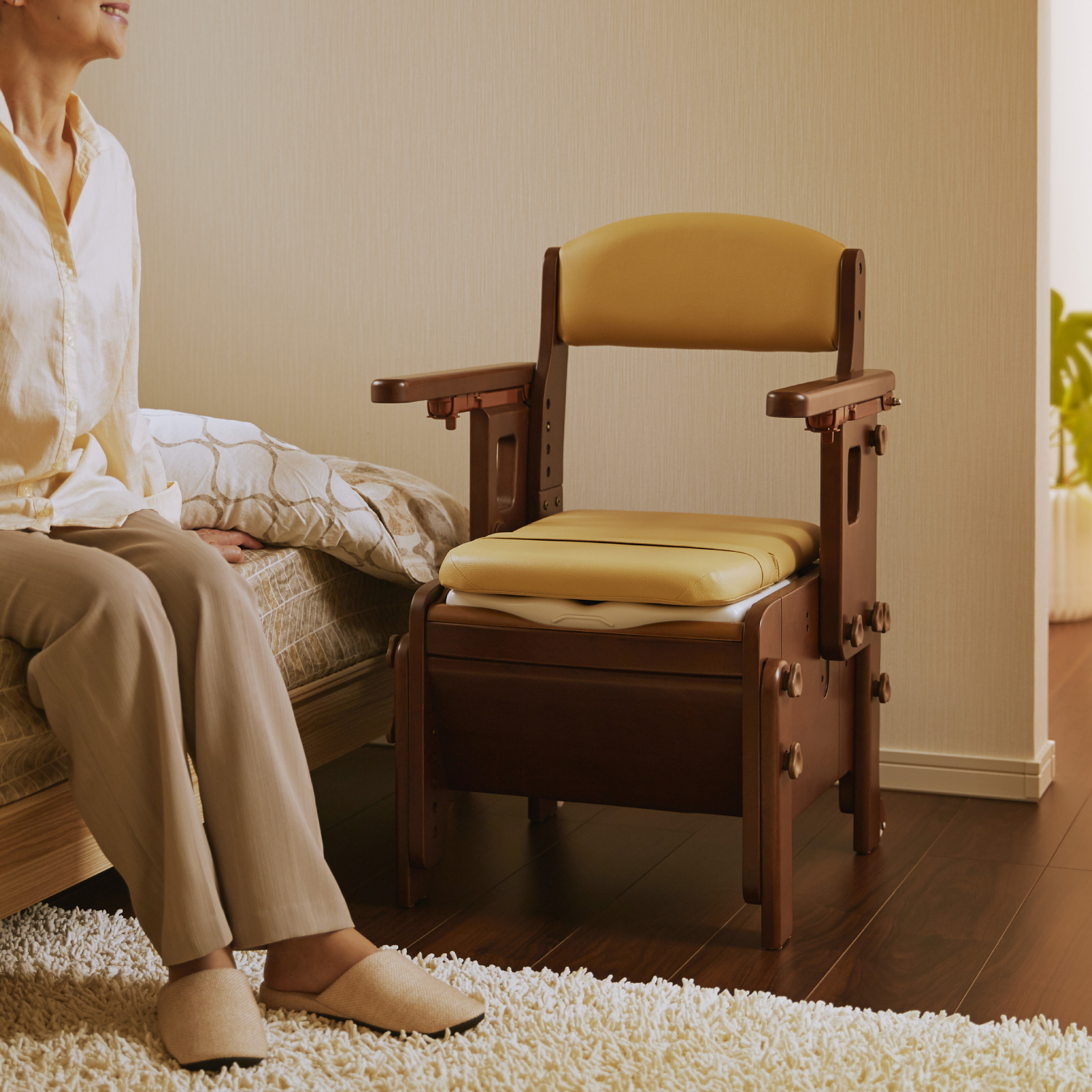 家具調スマートトイレ NEO（ネオ） はねあげ | 【安寿】の介護用品