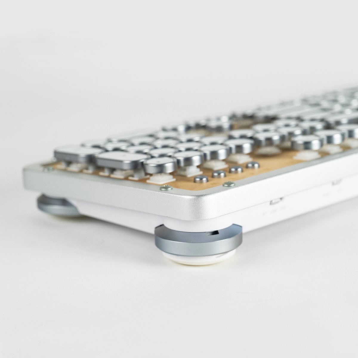 AZIO Retro Classic / Premium Vintage Backlit Mechanical Keyboard