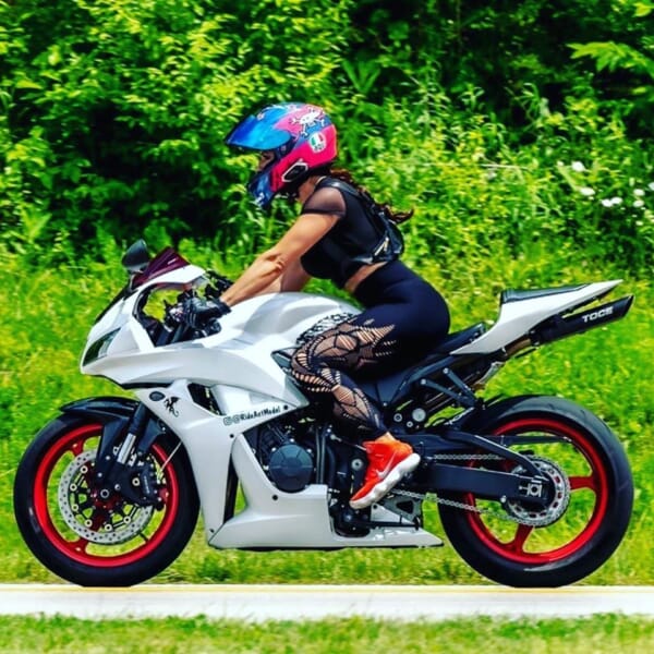 TOCE Performance 目立ち度抜群な CBR600RR用 マフラー(07-22)｜AxxL