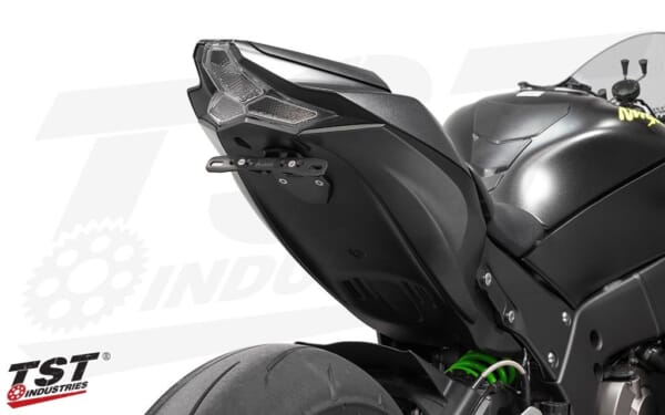 TST Industries ZX-25R ウィンカー内蔵LEDテールライト｜AxxL