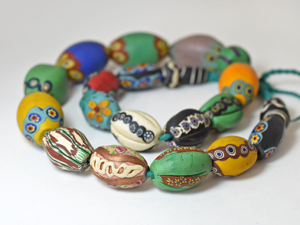 2206】ANTIQUEヴェネチアミルフィオリ大粒楕円型アイビーズ一連,とんぼ