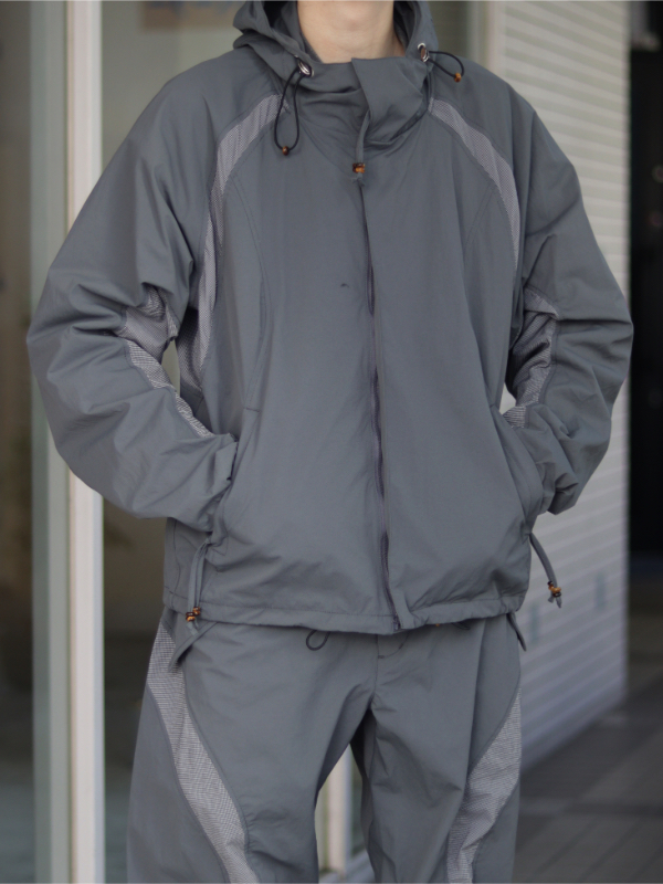 NVRFRGT ” PANELED HOODED JACKET/PANELED TRACK PANTS Styling