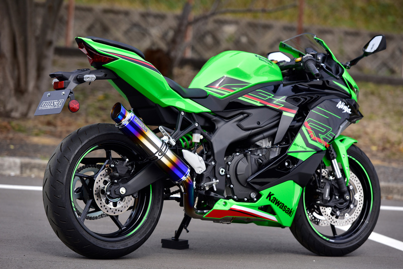 R-EVO2 ヒートチタン フルエキゾースト：ZX-4RR / ZX-4R SE：2023
