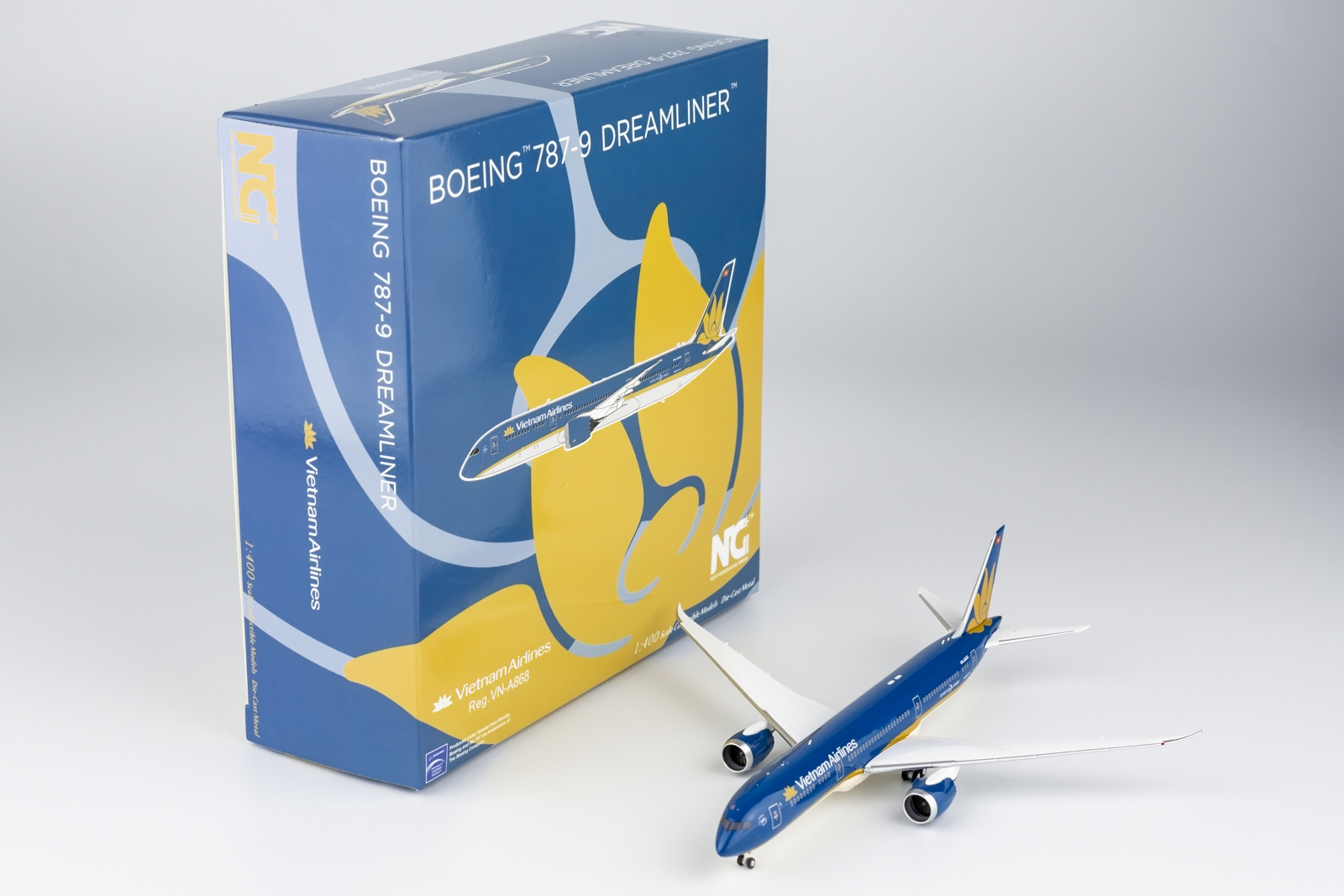 NG Models 1:400 Vietnam Airlines VN-A868 Boeing 787-9