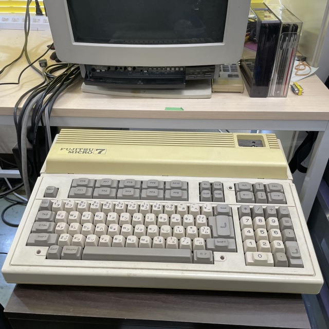 富士通FM-7のキーボード不良（入力反応）を修理しました｜BEEP