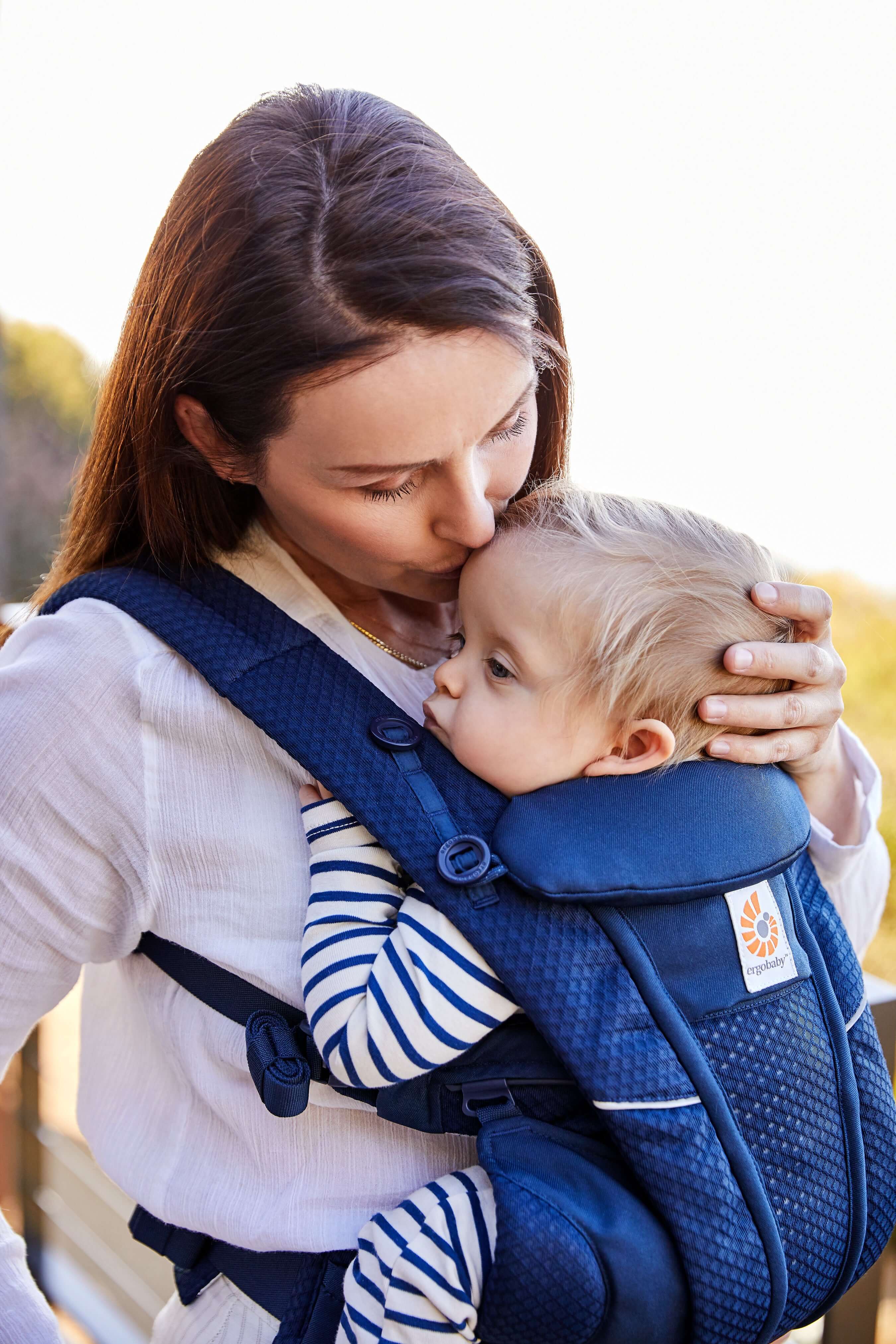Baby carrier: Ergobaby Omni Breeze - Midnight Blue | Babymaxi