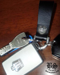 クロムハーツ Dキーリング クロス ボタン ブラック レザー お客様の声