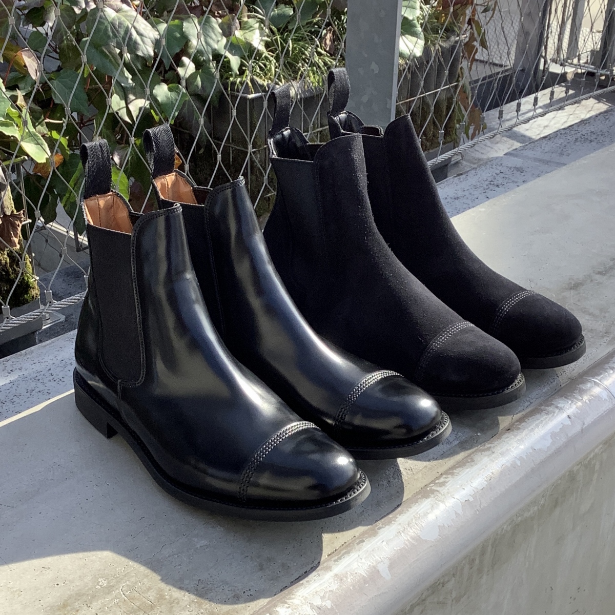 汎用性が高く着脱も容易なサンダースのミリタリーチェルシーブーツ