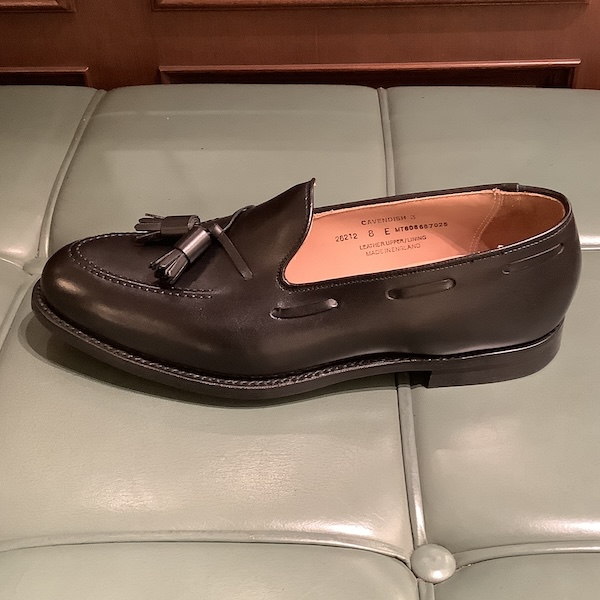 クロケット＆ジョーンズの定番タッセルローファー 【キャベン