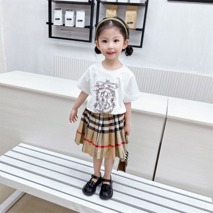 バーバリー Burberry 子供服 Tシャツ スカート セット服 ファッション