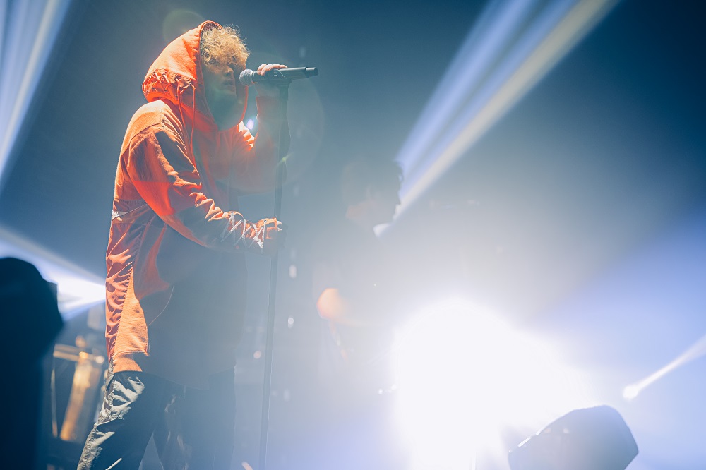 ライブレポート＞Vaundy、全能感に満ちたホールツアー完遂 | Daily