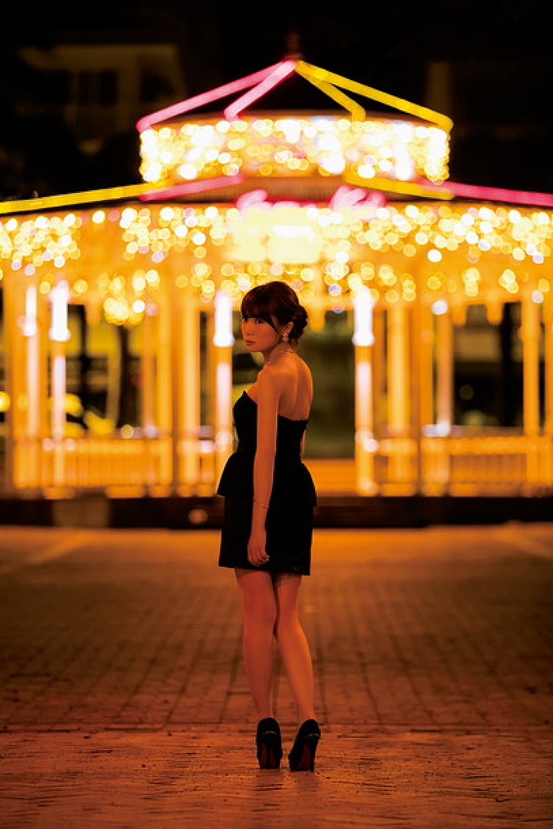 乃木坂46秋元真夏 1st写真集『真夏の気圧配置』未掲載カットのパネル展