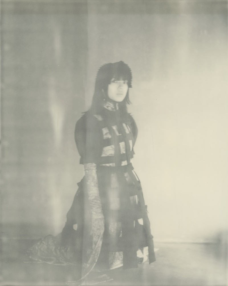 カネコアヤノ、ソロ作品として弾き語りで再録音したアルバム『石の糸