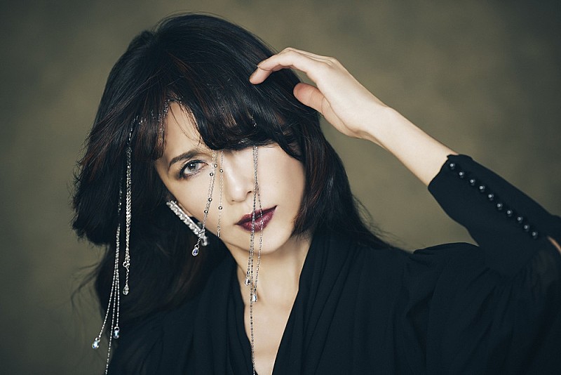 工藤静香、デビュー35周年記念セルフカバーアルバム『感受』より「Blue