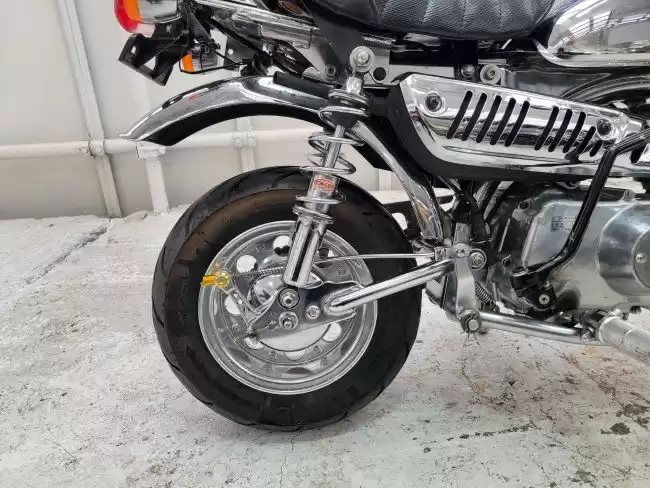 ホンダ モンキー Z50J 50㏄ キャブ シルバーメッキ 2004年式在庫一覧