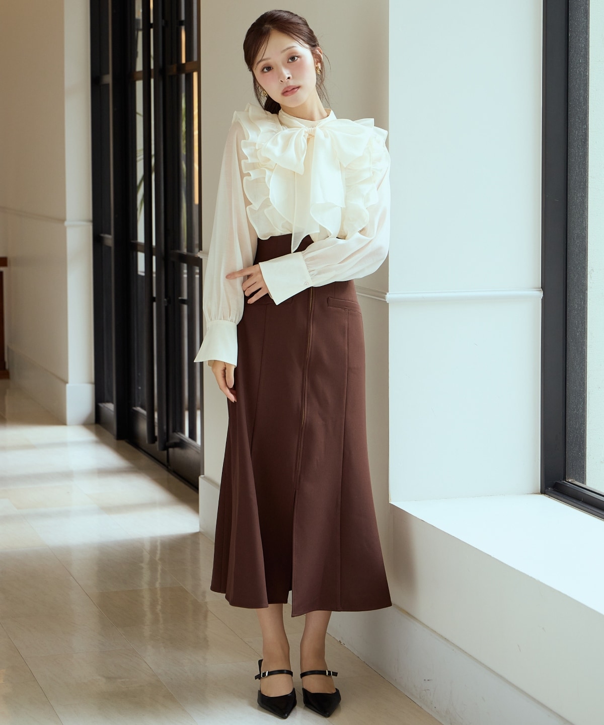 ボウタイフリルシアーブラウス