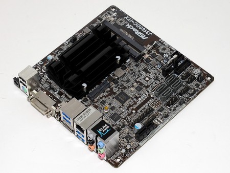 ACアダプタ付属のファンレスMini-ITX、ASRock「J3160DC-ITX」で完全