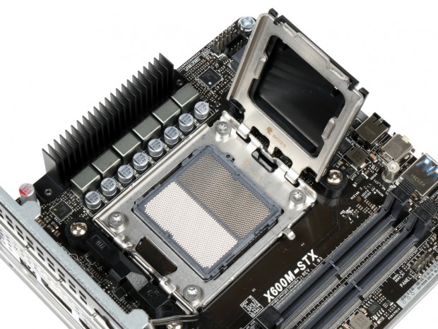 Ryzen 8000Gとの組み合わせに最適。ASRockの最新小型ベアボーン