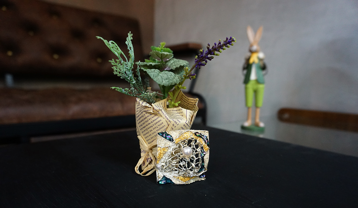 本真珠＆金箔＆シェルブローチ | ジェムランド