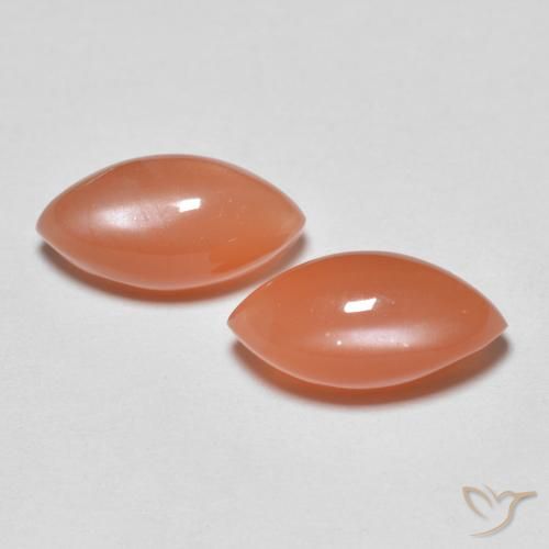 1.09克拉天然月长石，榄尖形，半透明