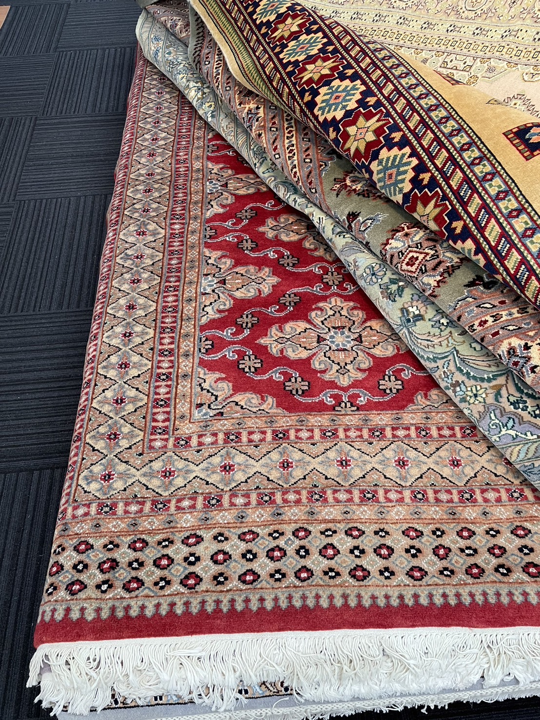 JA9391 パキスタン絨毯シルクタッチ レッド 206×246 | じゅうたん売場