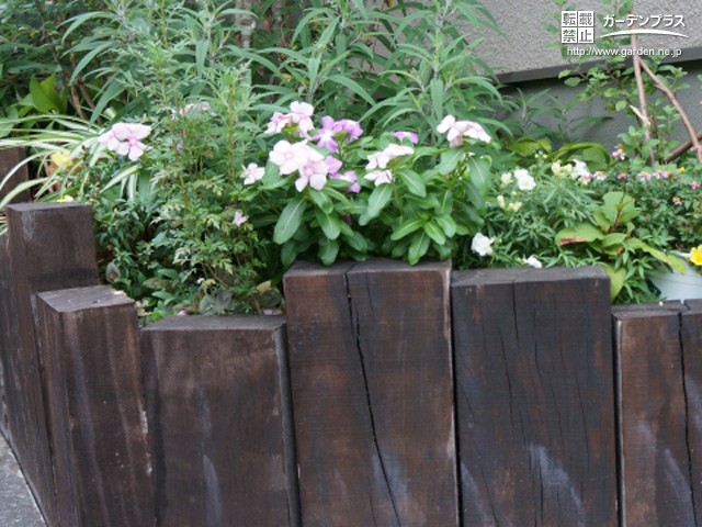 ガーデニングに人気のアイテム「枕木」とは？ | アイディアいっぱいお