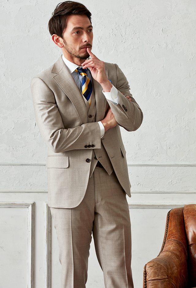 ベージュスーツ・無地のコーディネート（Loro Piana）｜325829-1-220