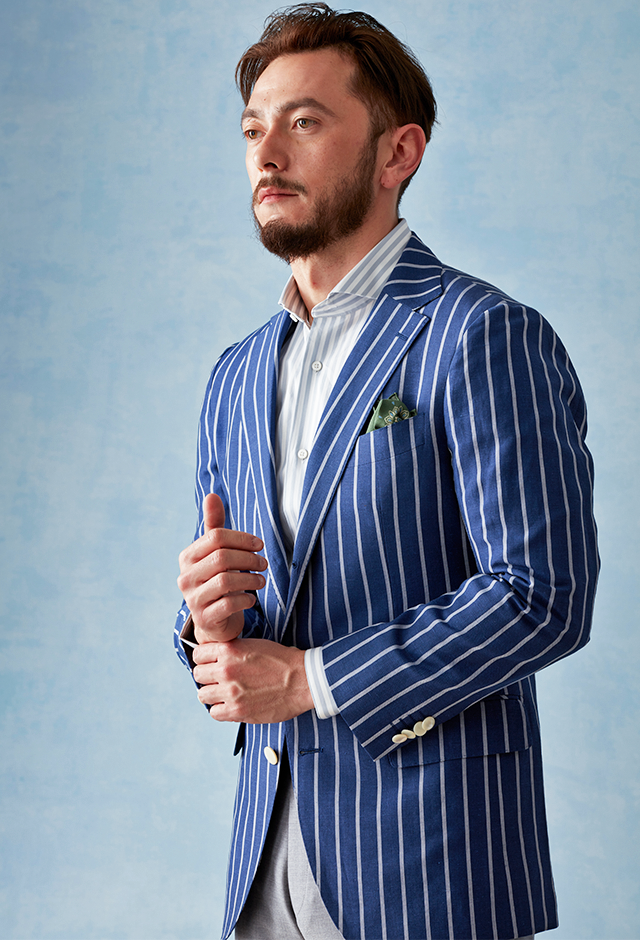 ブルージャケット＆パンツ・ストライプのコーディネート（CANONICO