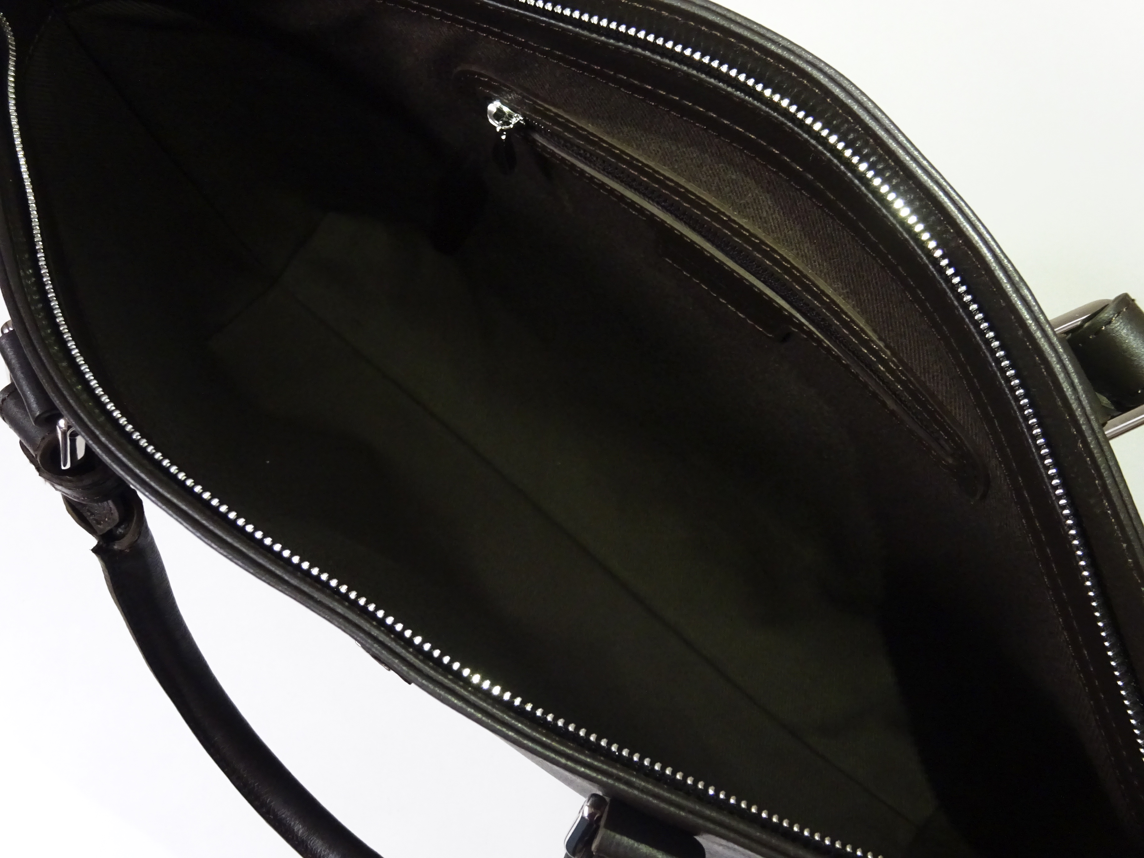 GLORYGUY & Cachette｜スタイリッシュなフォルムのラウンドトップ