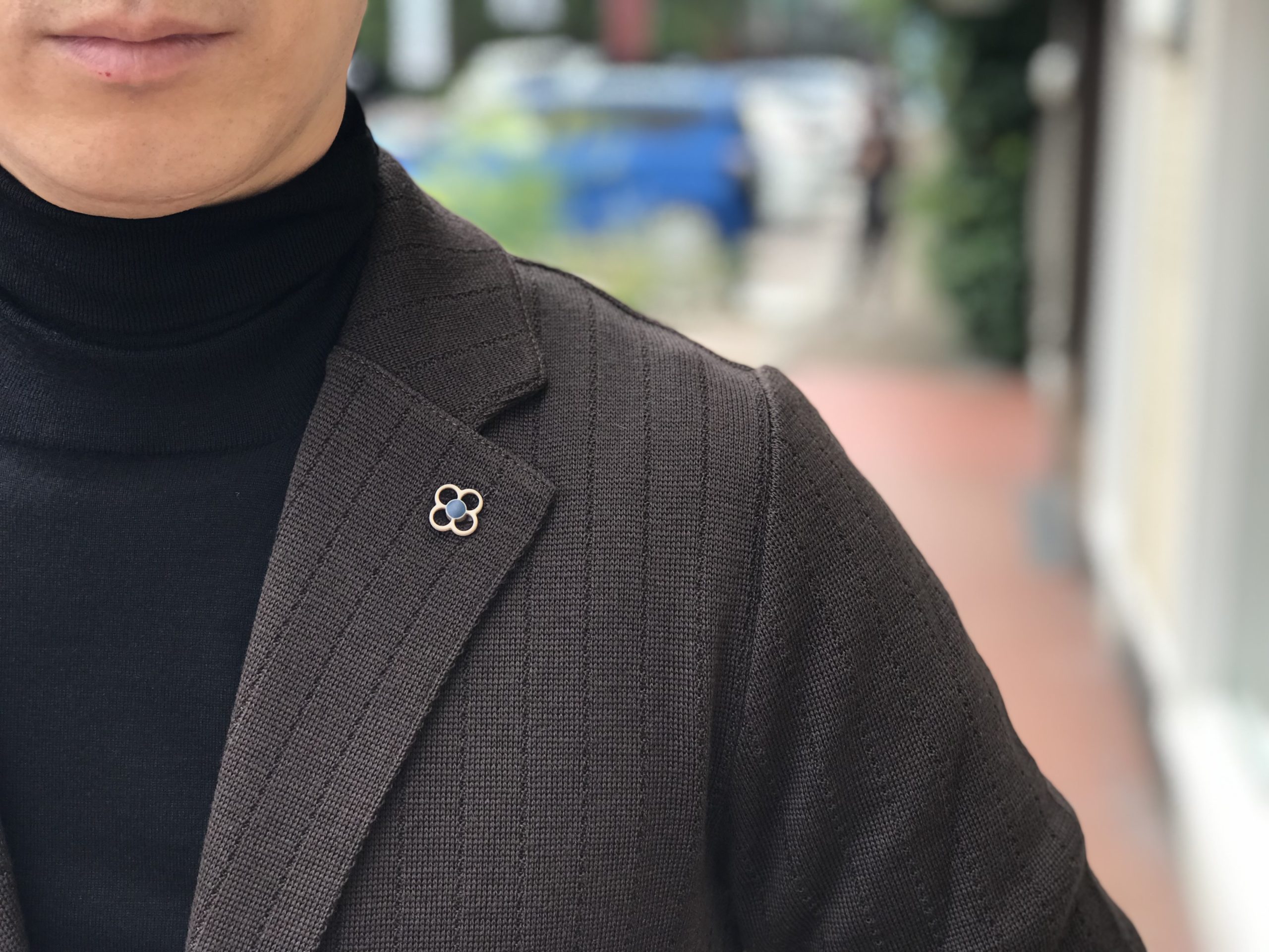 八分から九分咲きで見頃を迎えたLARDINI/ラルディーニのニット