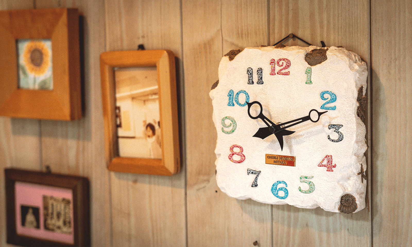 ジブリ美術館 モザイクタイル時計 - 三鷹の森ジブリ美術館オンライン