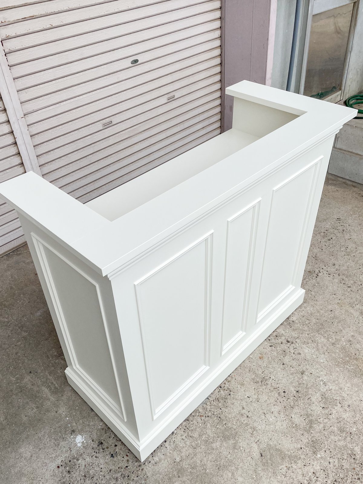 ネイルサロンに納品したかわいいアンティーク調レジカウンターW1100