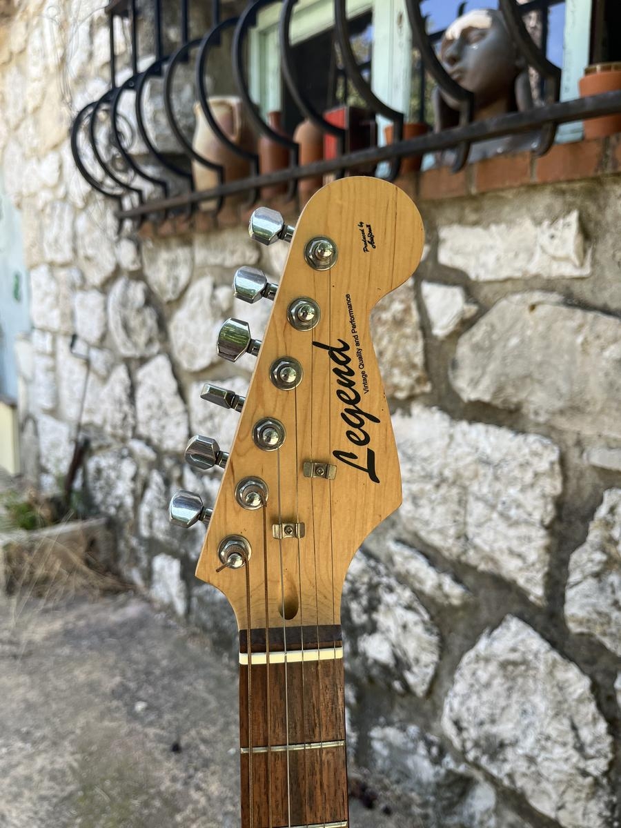 Legend By Aria Pro II