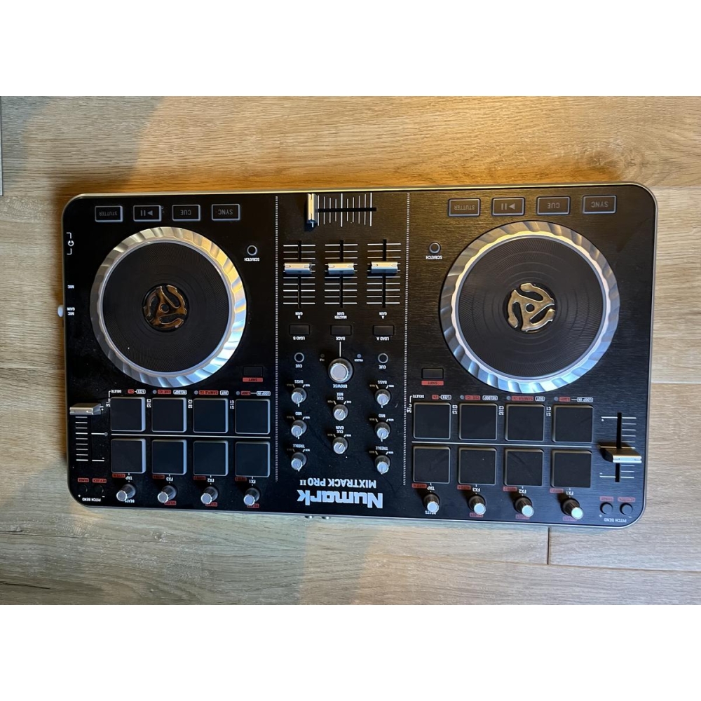 Numark Mixtrack Pro 2 - DJ Controller