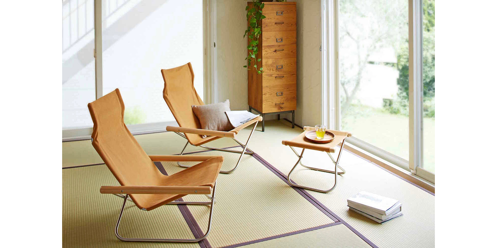 ニーチェアエックス オットマン・ナチュラル × キャメル | D&DEPARTMENT