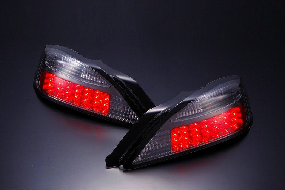 D-MAX / S15 LEDテールランプ（スモーク）