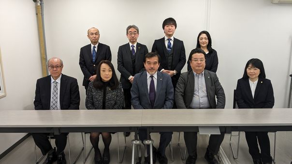 新入会員3月登録証交付式 – 北海道行政書士会