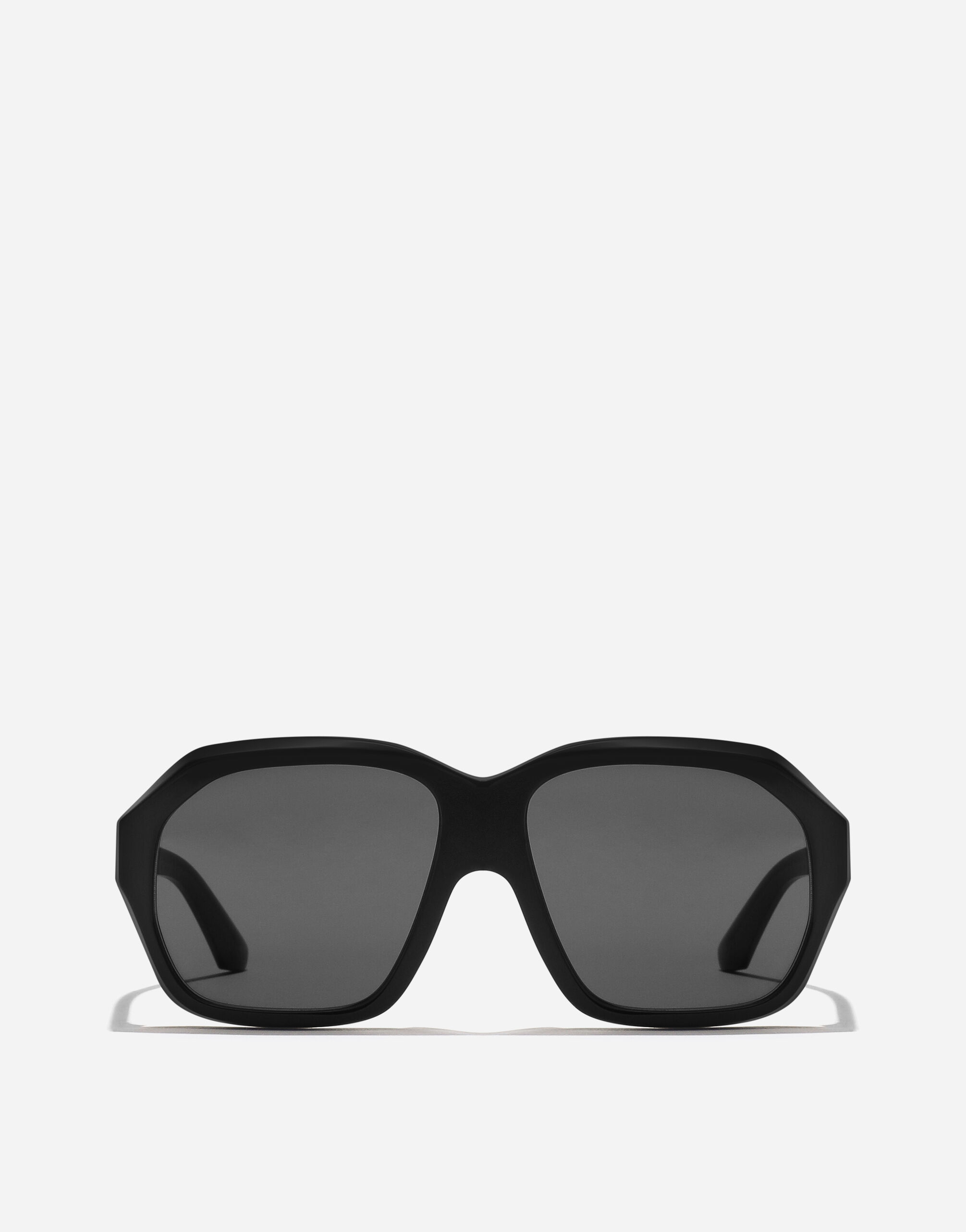 メンズ サングラス：様々なフォルムと色遣い | DG®