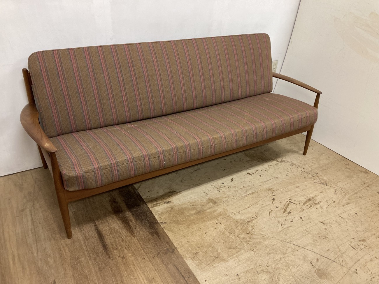 Grete Jalk France & son teak sofa Kjellerup Vaeveri / グレーテ