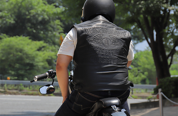 V-17 レザーベスト | DEGNER