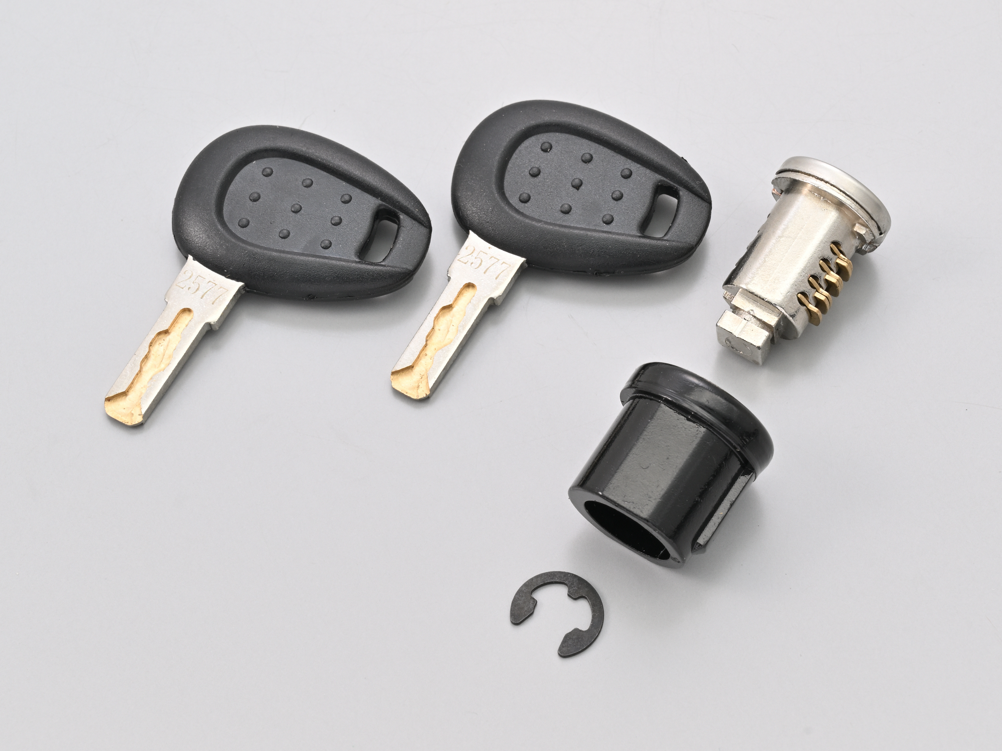 GIVI Z1565T 標準キーセット 内溝/黒｜株式会社デイトナ