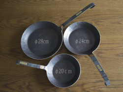 turk（ターク）【鉄製クラシックフライパン28cm】｜DAIDOKO