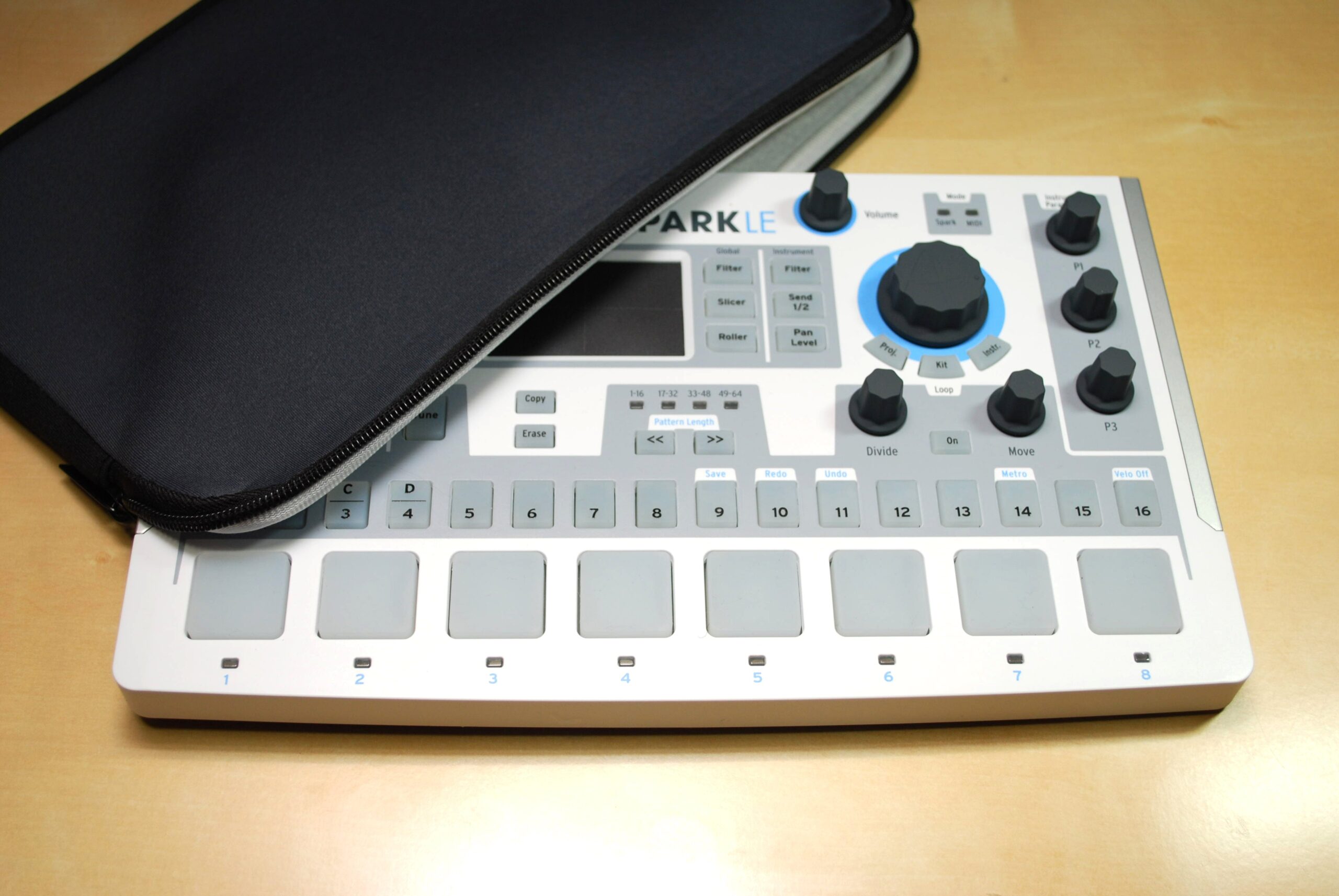 Arturia SPARK LE 本体のみ 専用ソフトなし Arturia SPARK LE 本体のみ