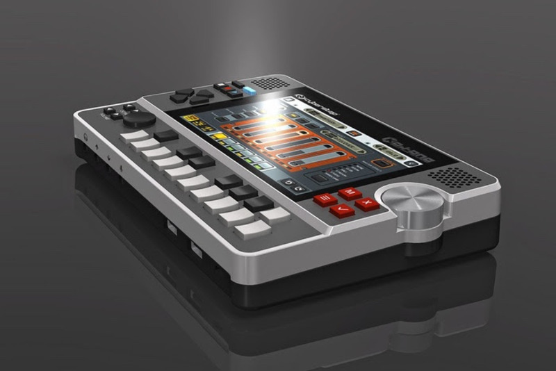 クラウドファンディングで大成功のデジタルDJ機、GODJ Plusが一般に