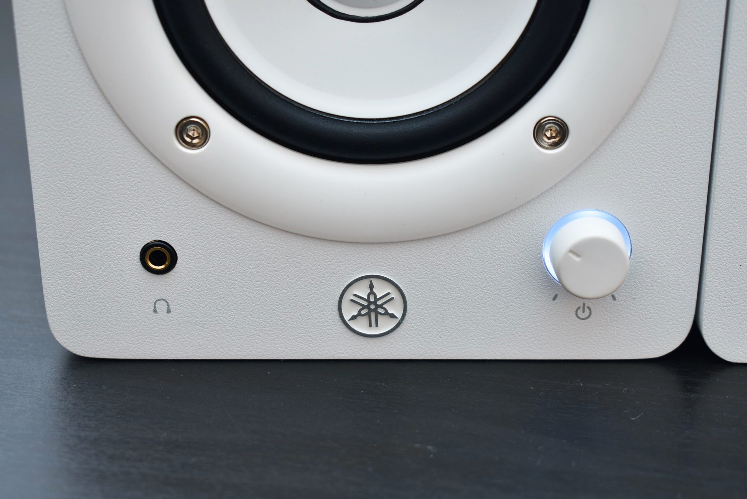 DTM定番のモニタースピーカー、ヤマハHSシリーズに小さいサイズのHS3と